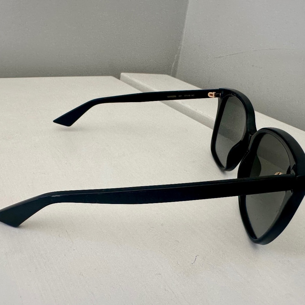 GUCCI SUNGLASSES✨ - Picture 4 of 8